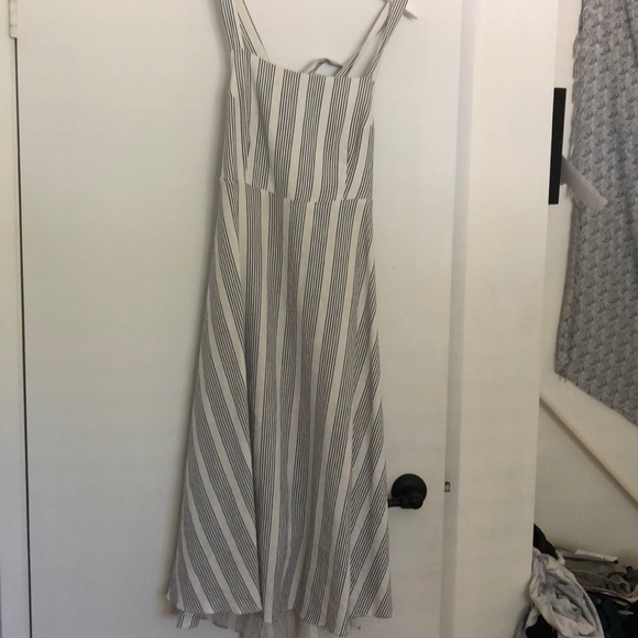 Oak and Fort Summer Dress - Picture 2 of 3